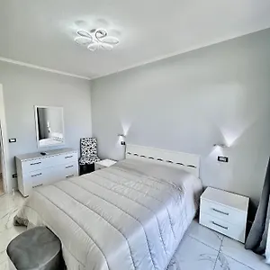 Azzurra Biricchina - , Riva Ligure Italien
